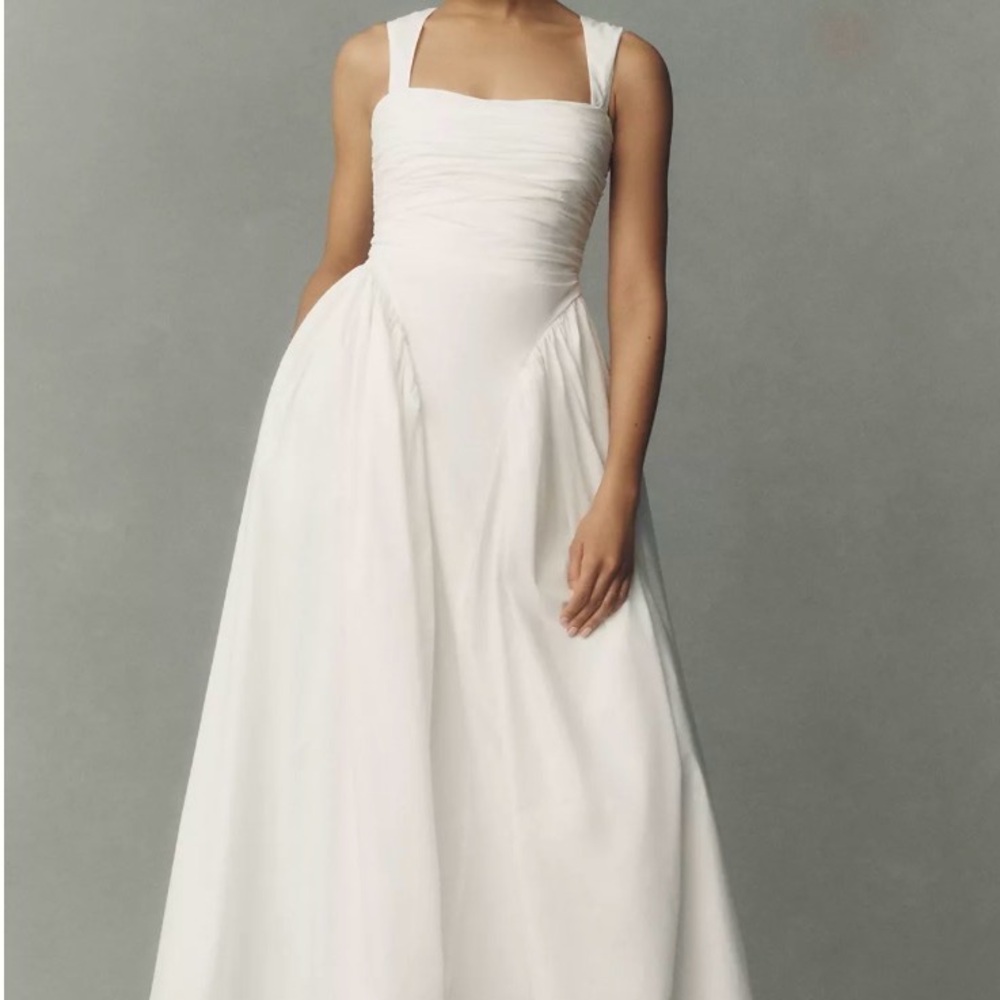 AMUR White Square-Neck Bridal Gown